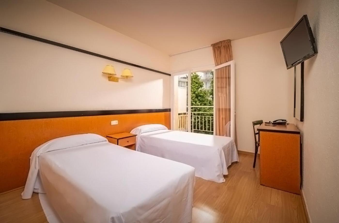 Double Room,1503360538:JPEG